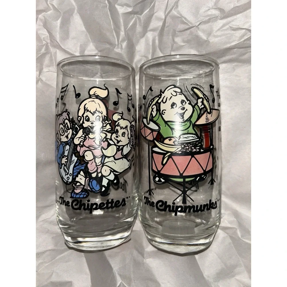 Set of 2 Collectible 1985 Glasses The Chipmunks, The Chipettes, Theodore